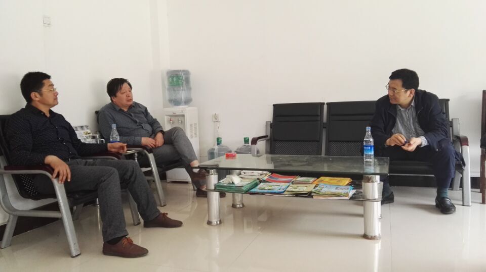 红色劲典复合肥厂家陈勇总、梁凯总监到市场极其低迷的上蔡市场调研并就目前市场行情进行把脉问诊